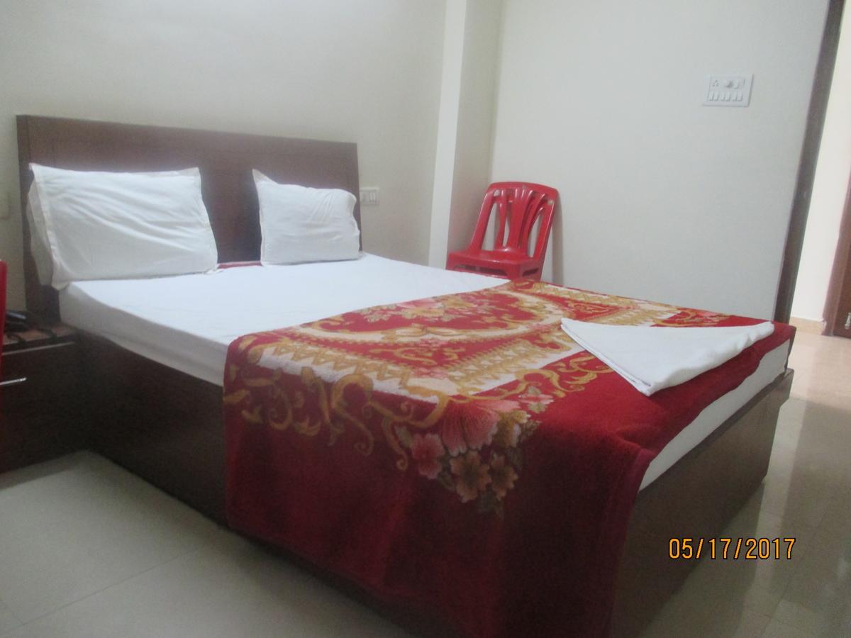 Sri Sai Ganesh Lodge Hyderabad Esterno foto
