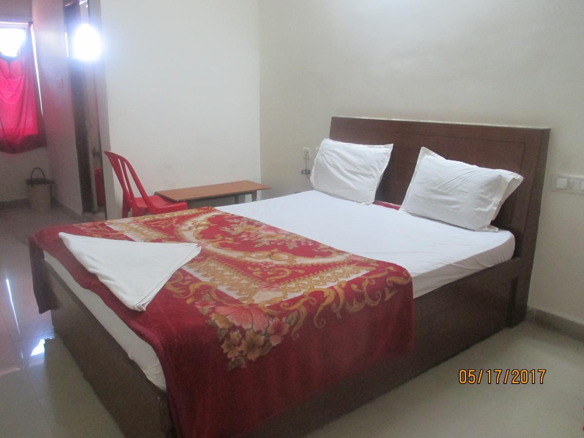 Sri Sai Ganesh Lodge Hyderabad Esterno foto