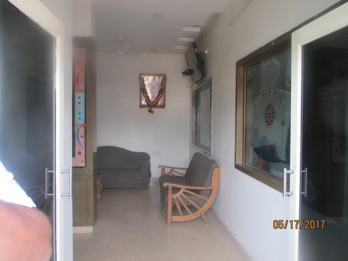 Sri Sai Ganesh Lodge Hyderabad Esterno foto