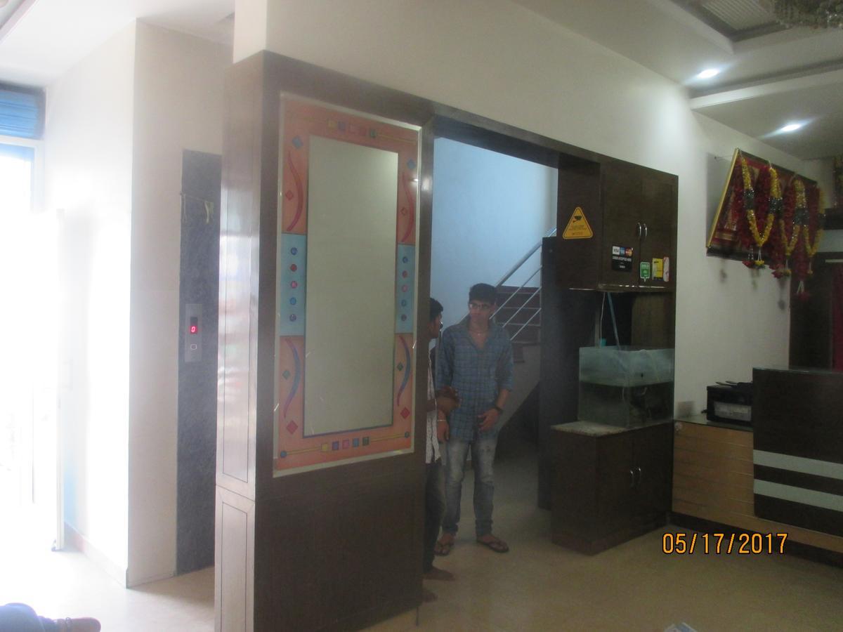 Sri Sai Ganesh Lodge Hyderabad Esterno foto