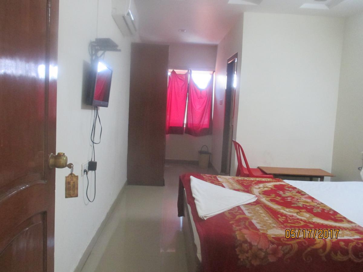 Sri Sai Ganesh Lodge Hyderabad Esterno foto