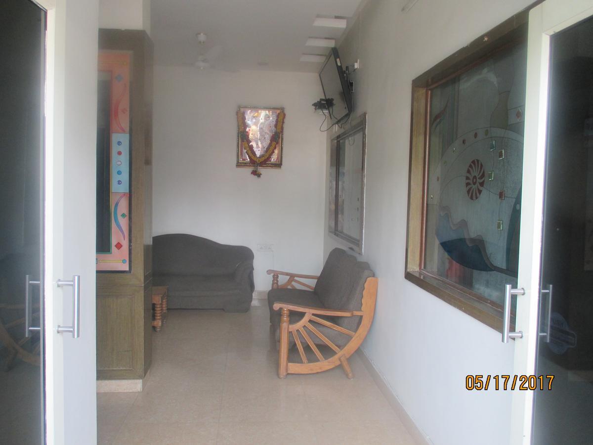 Sri Sai Ganesh Lodge Hyderabad Esterno foto